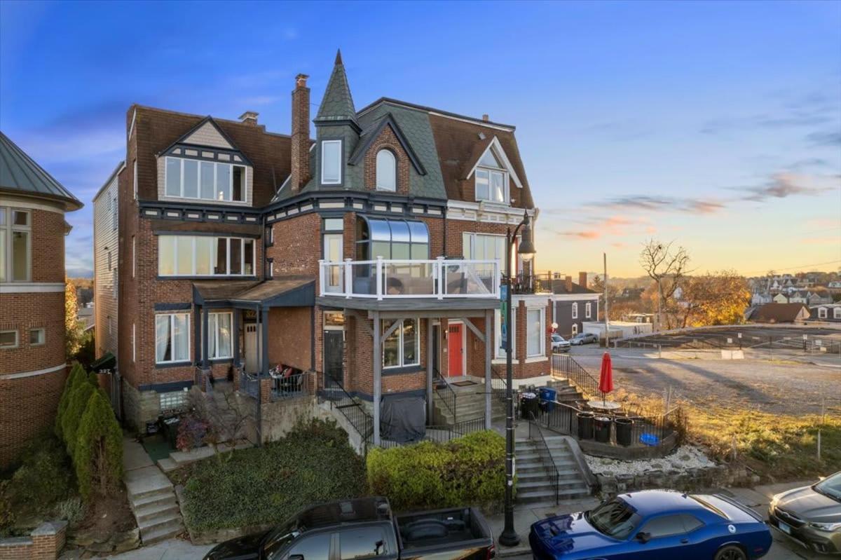 Skyline At Your Door - Studio With A View Pittsburgh Exterior photo
