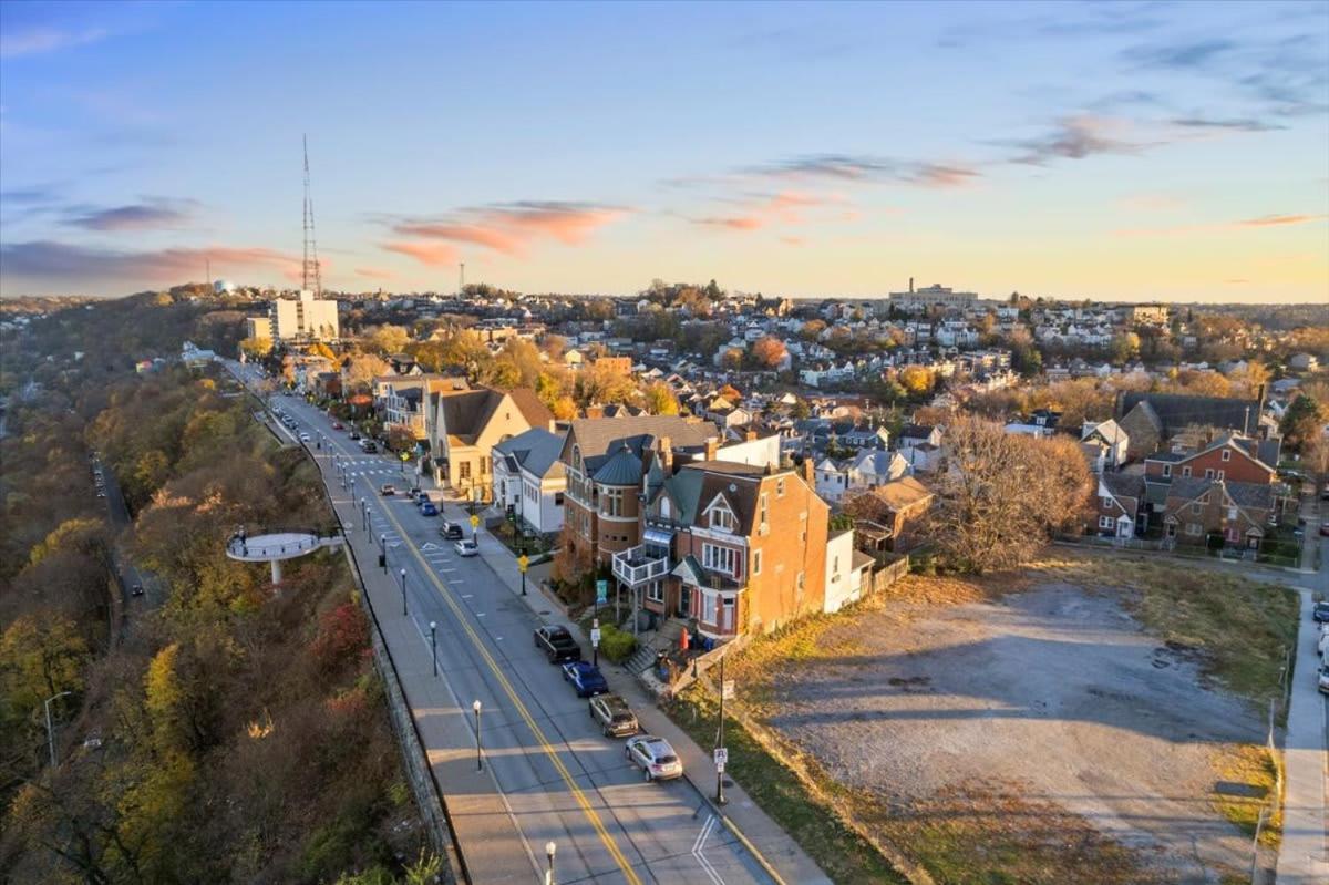 Skyline At Your Door - Studio With A View Pittsburgh Exterior photo